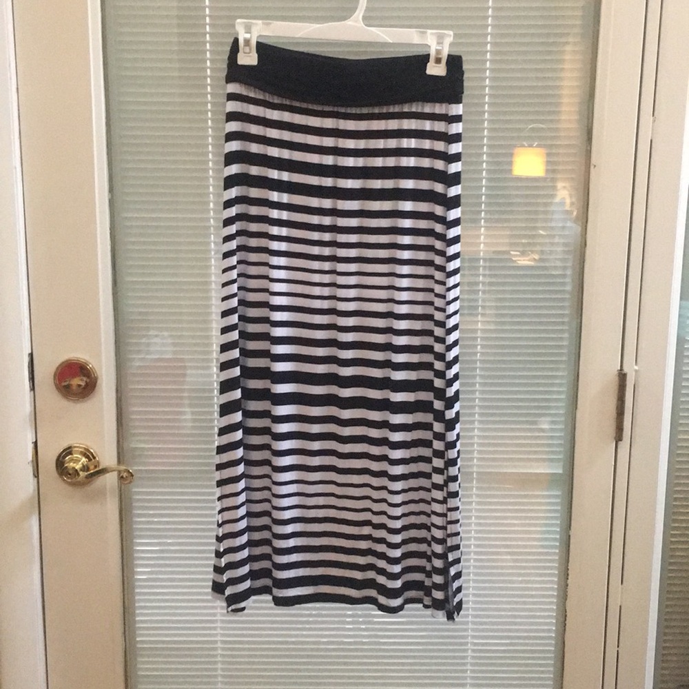 Black and white maxi skirt